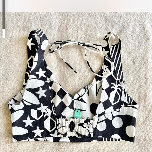 Farm Rio backless crop top 😍 - Picture 4 of 8